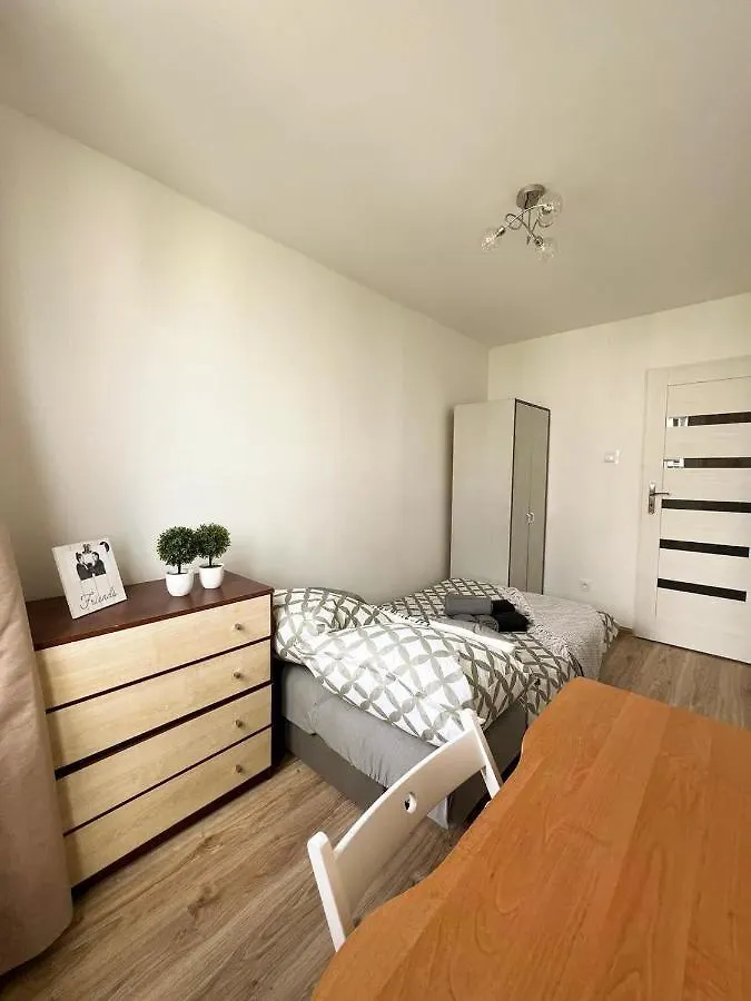 Cozy Three-Room Apartment In The Center Of ורשה פולין